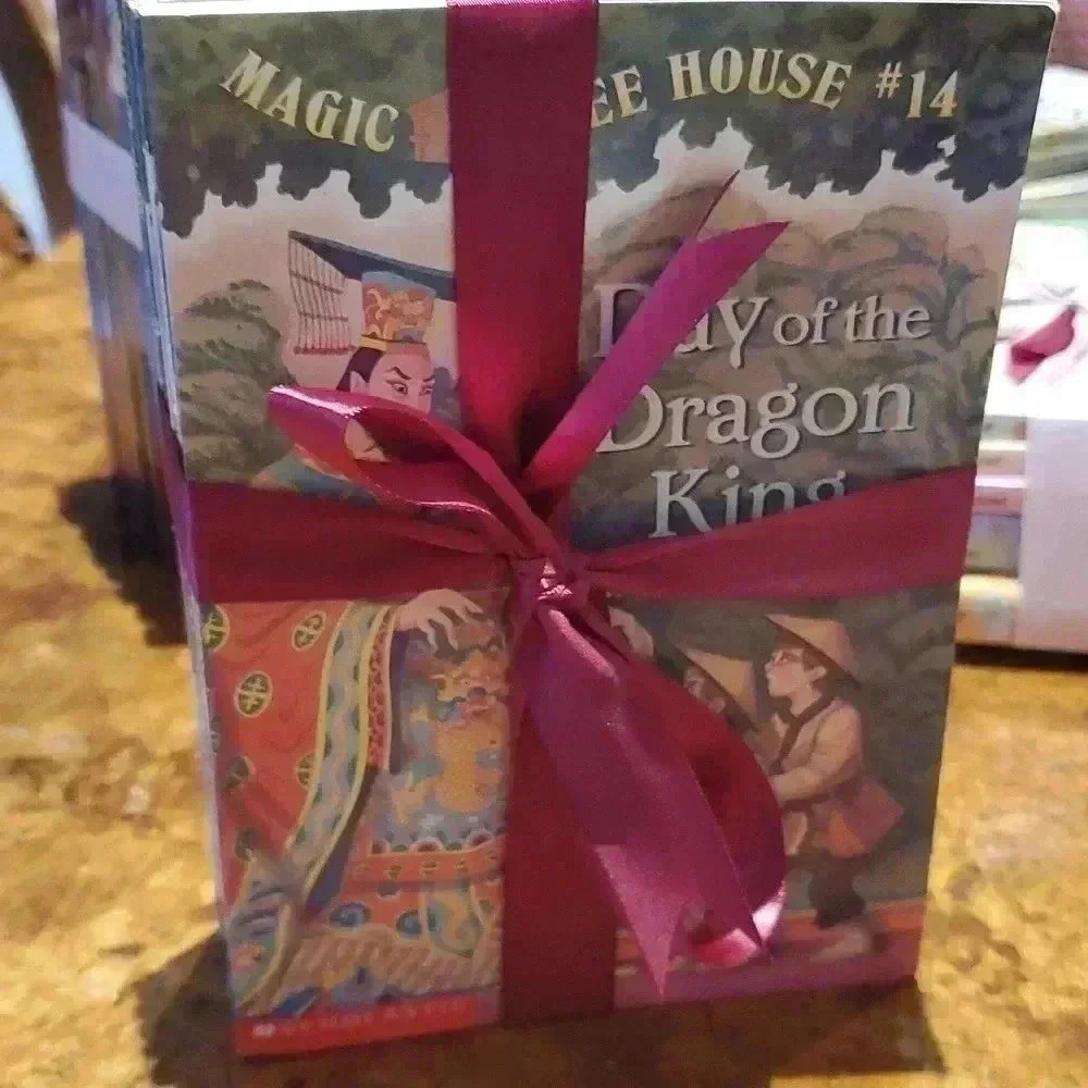 Magic tree house books lot of 7